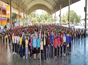 International College, Suan Sunandha
Rajabhat University set the activities
for the kindergarten students of Sam
Khok School